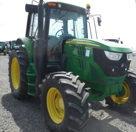 Image of John Deere 6110M equipment image 2