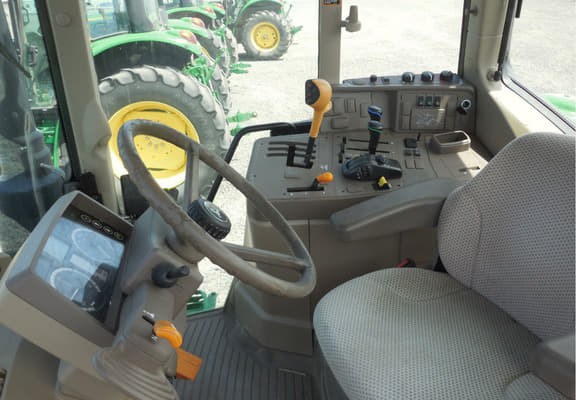 Image of John Deere 6110M equipment image 3