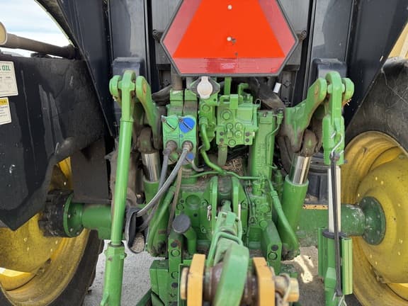 Image of John Deere 6110M equipment image 3