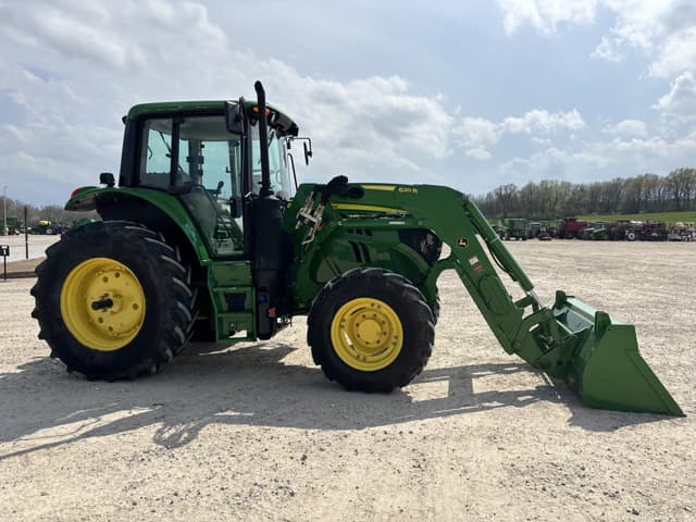 Image of John Deere 6110M equipment image 3