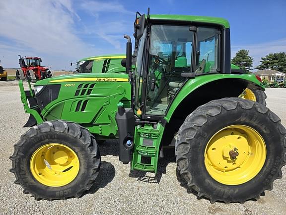 Image of John Deere 6110M equipment image 4