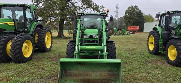 Image of John Deere 6110R equipment image 1