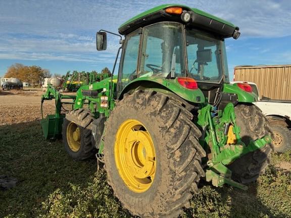 Image of John Deere 6120E equipment image 3
