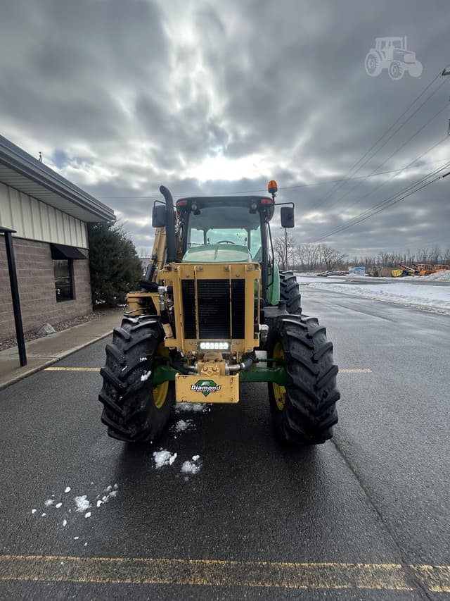 Image of John Deere 6120E equipment image 4