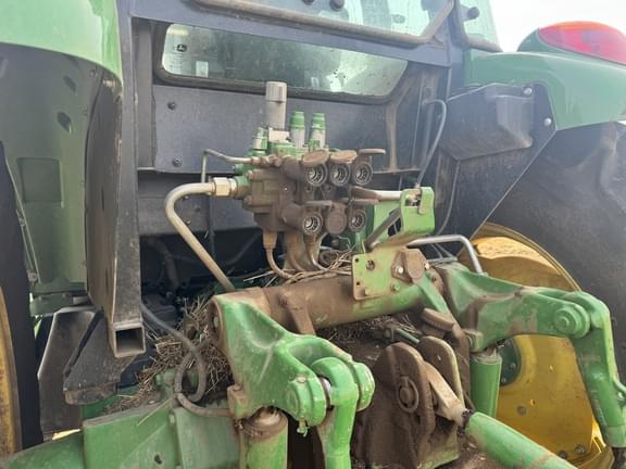 Image of John Deere 6120E equipment image 1