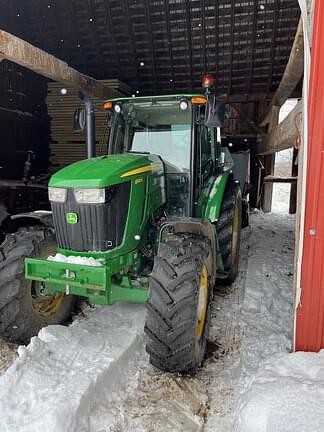 Image of John Deere 6120E equipment image 3