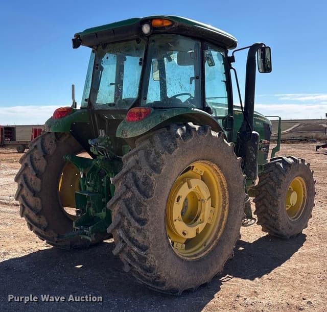 Image of John Deere 6120E equipment image 4