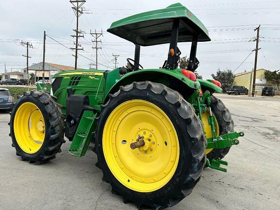 Image of John Deere 6120M equipment image 2