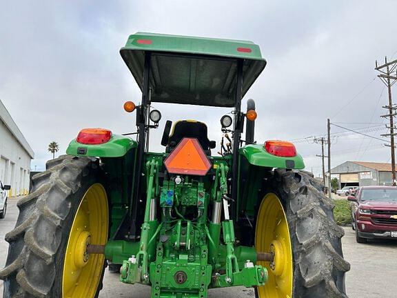 Image of John Deere 6120M equipment image 3