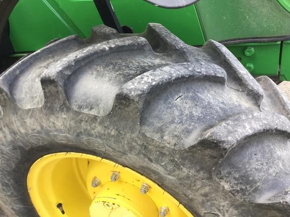 Image of John Deere 6120M equipment image 4