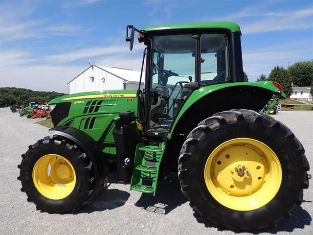 Image of John Deere 6120M equipment image 1