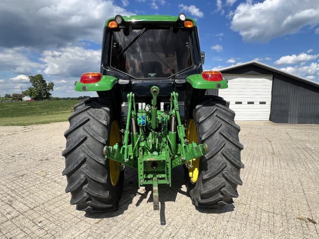 Image of John Deere 6120M equipment image 4