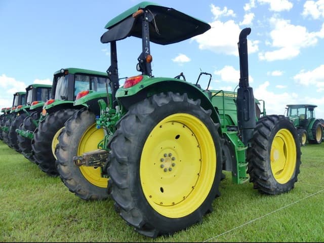 Image of John Deere 6120M equipment image 2
