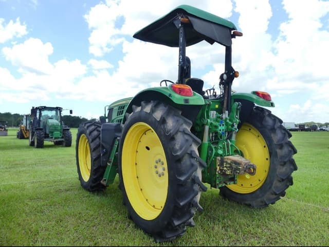 Image of John Deere 6120M equipment image 3