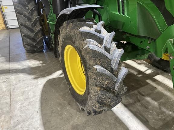 Image of John Deere 6130R equipment image 1