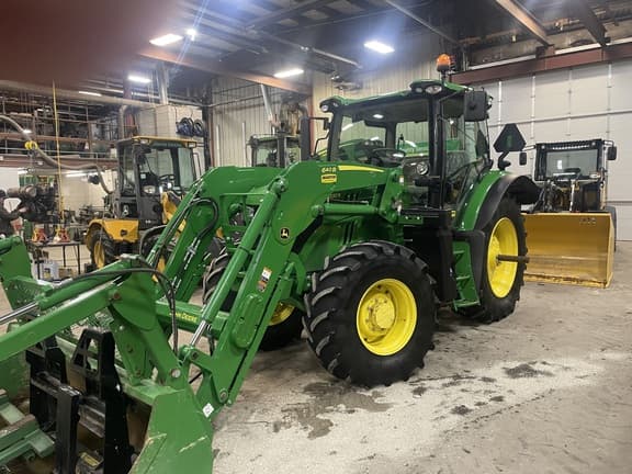 Image of John Deere 6130R equipment image 1