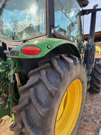 Image of John Deere 6130R equipment image 4
