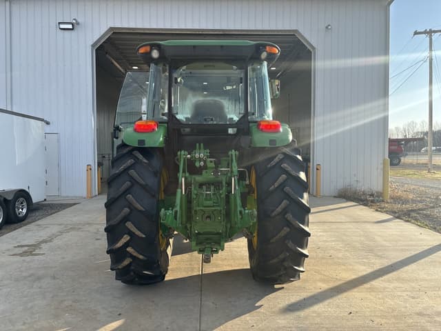 Image of John Deere 6135E equipment image 3