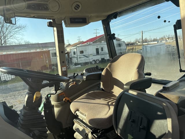 Image of John Deere 6135E equipment image 1