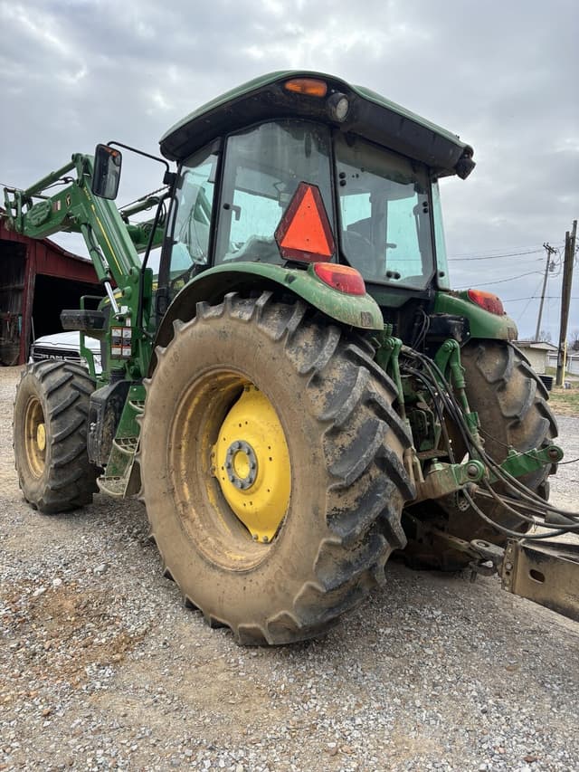 Image of John Deere 6135E equipment image 4