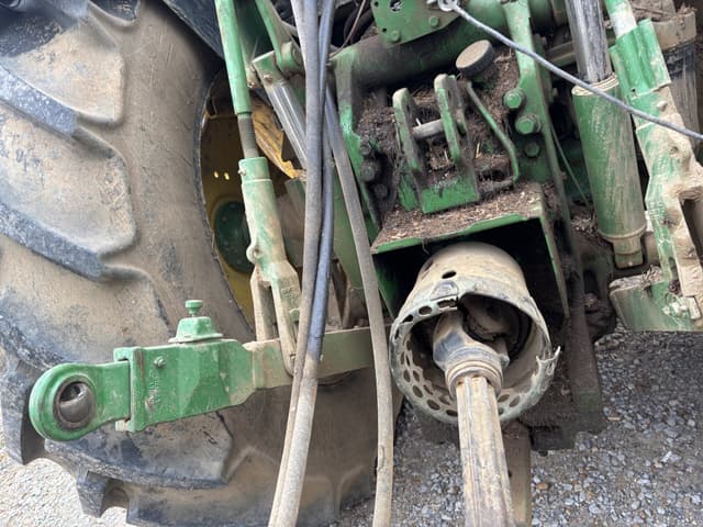 Image of John Deere 6135E equipment image 3