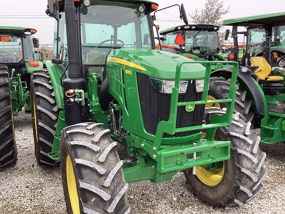 Image of John Deere 6135E equipment image 1