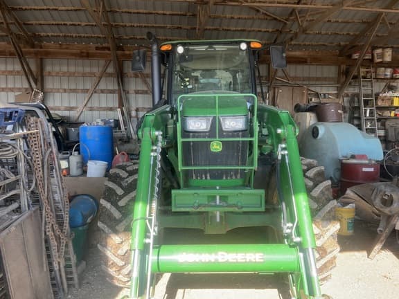 Image of John Deere 6135E equipment image 3