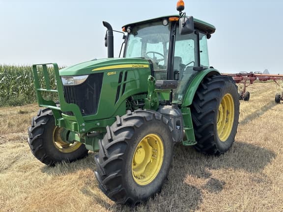 Image of John Deere 6135E equipment image 2
