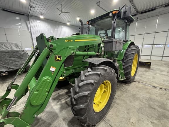 Image of John Deere 6135E equipment image 3