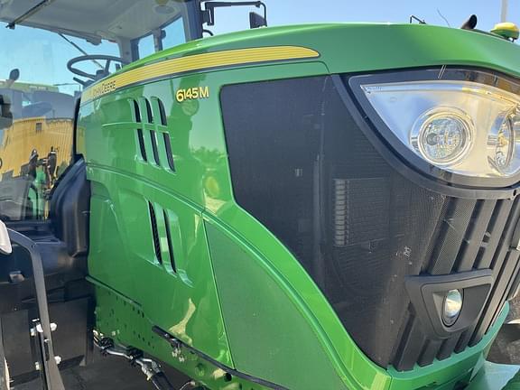 Image of John Deere 6145M equipment image 4