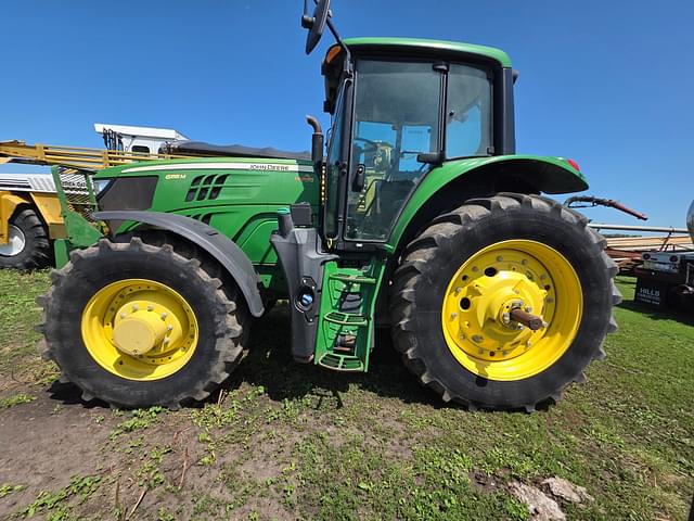 Image of John Deere 6155M equipment image 3