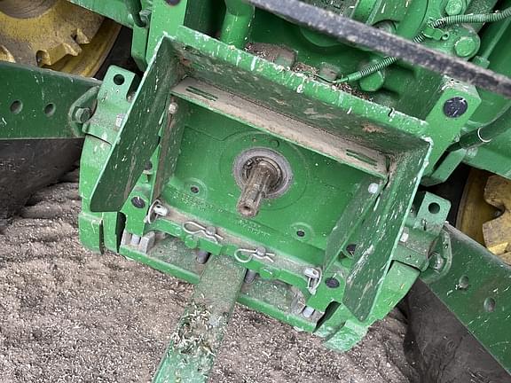 Image of John Deere 6155M equipment image 4