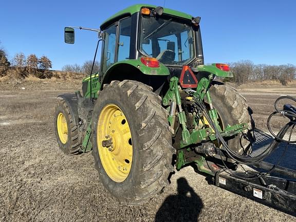 Image of John Deere 6155M equipment image 4