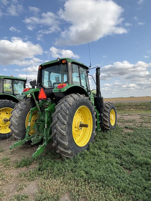Image of John Deere 6155M equipment image 4
