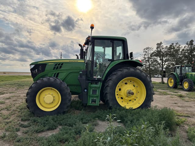 Image of John Deere 6155M equipment image 2