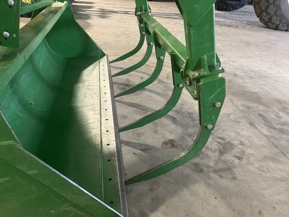 Image of John Deere 6155M equipment image 4