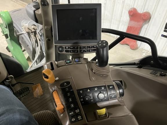 Image of John Deere 6155R equipment image 3