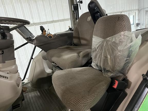 Image of John Deere 6155R equipment image 4