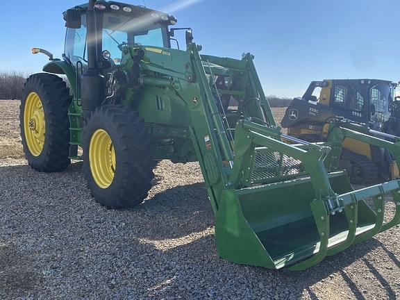 Image of John Deere 6175R equipment image 3