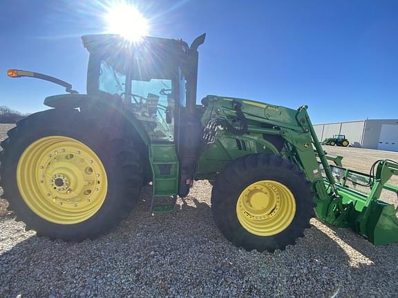 Image of John Deere 6175R equipment image 4