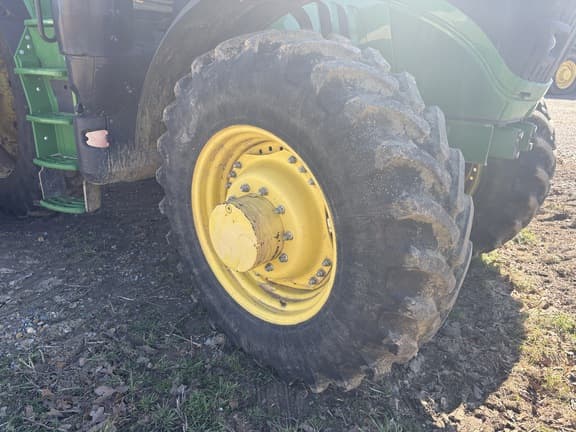 Image of John Deere 6175R equipment image 4