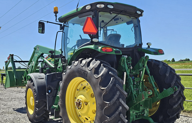 Image of John Deere 6175R equipment image 4