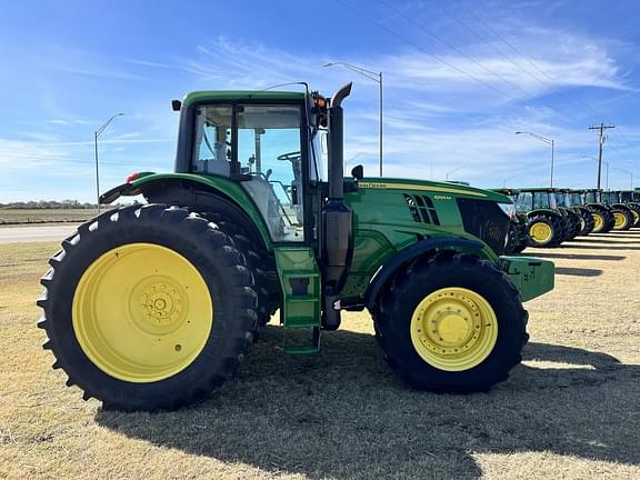 Image of John Deere 6195M equipment image 3