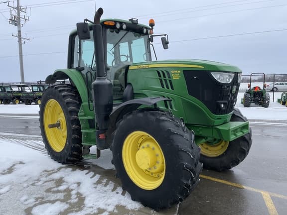 Image of John Deere 6195M equipment image 2