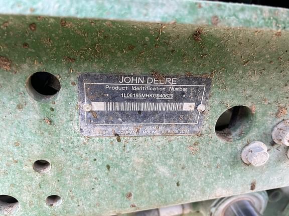 Image of John Deere 6195M equipment image 4