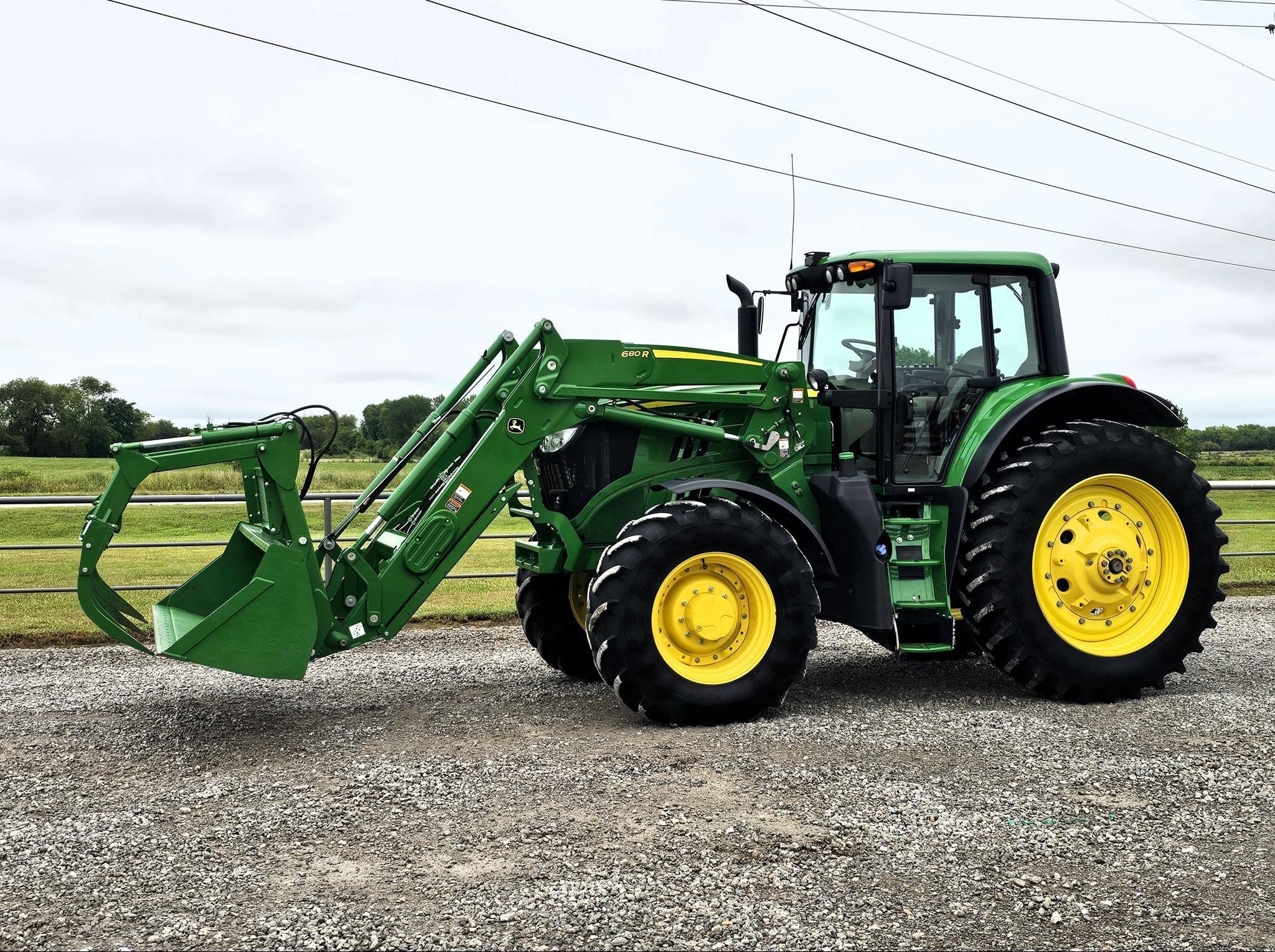 2019 John Deere 6195M Equipment Image0