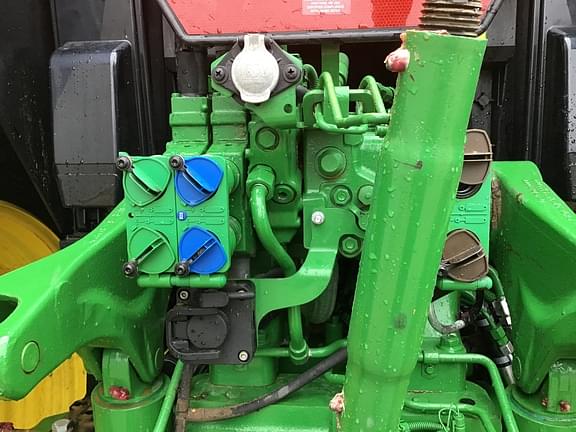 Image of John Deere 6195M equipment image 4