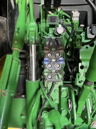 Image of John Deere 6195R equipment image 3