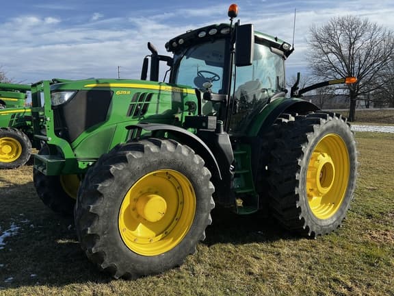 Image of John Deere 6215R Primary image