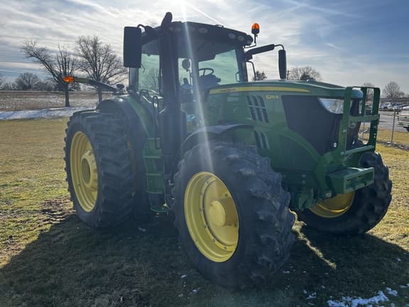 Image of John Deere 6215R equipment image 1